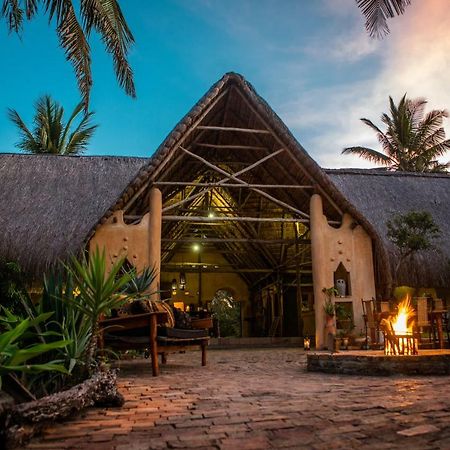Turtle Cove Lodge And Yoga Shala Praia do Tofo Exterior foto