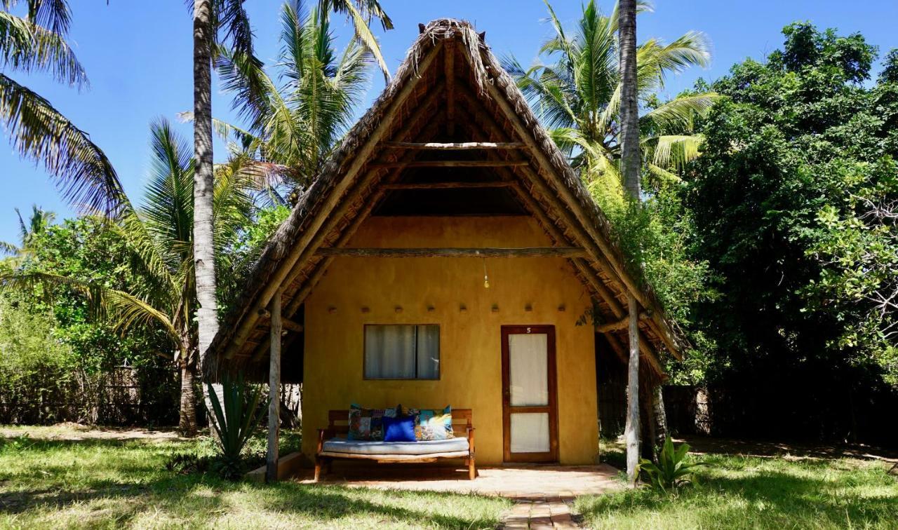 Turtle Cove Lodge And Yoga Shala Praia do Tofo Exterior foto