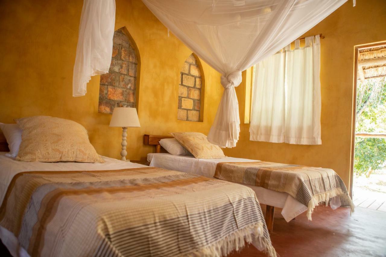 Turtle Cove Lodge And Yoga Shala Praia do Tofo Exterior foto