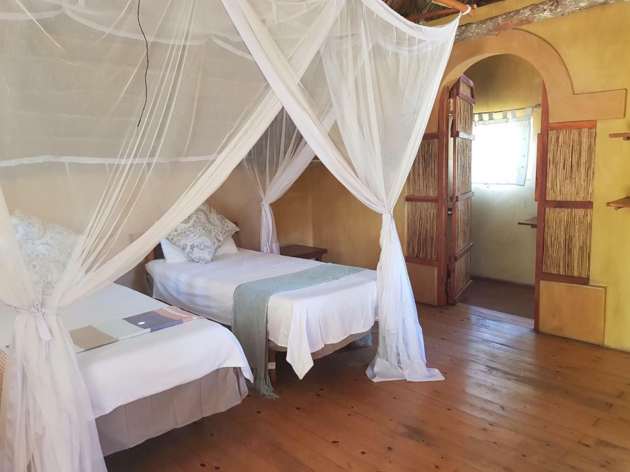 Turtle Cove Lodge And Yoga Shala Praia do Tofo Exterior foto
