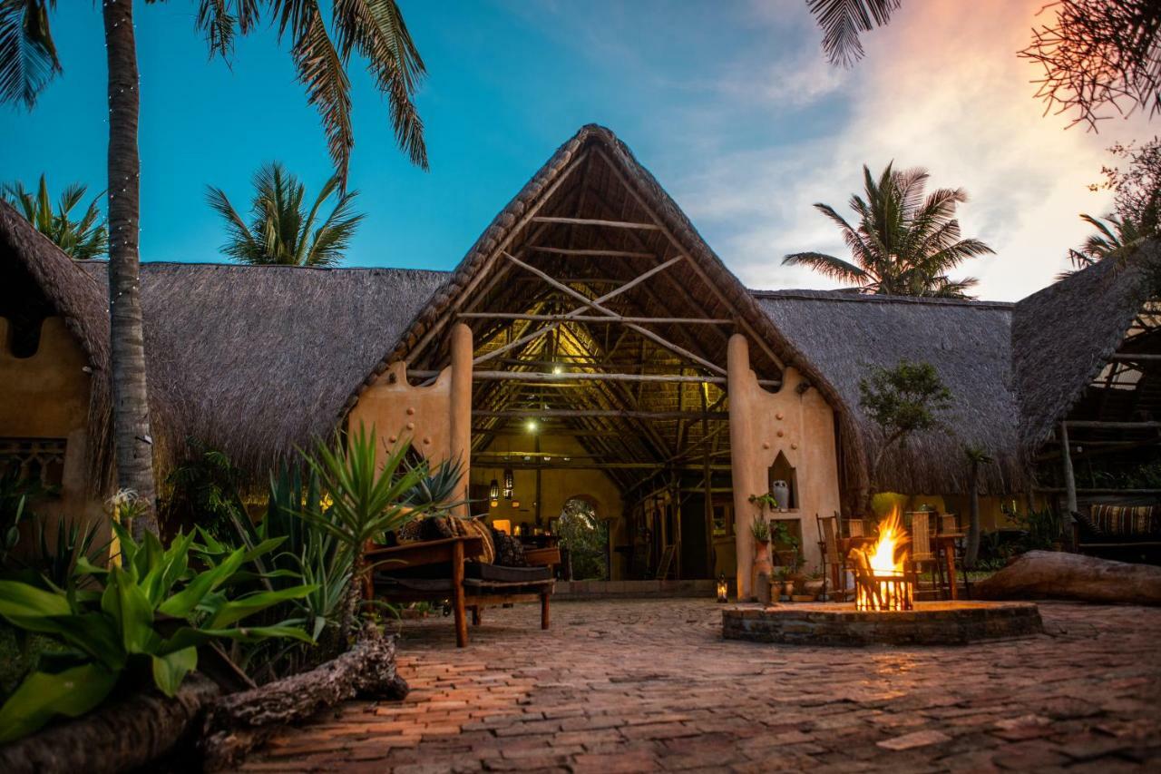 Turtle Cove Lodge And Yoga Shala Praia do Tofo Exterior foto