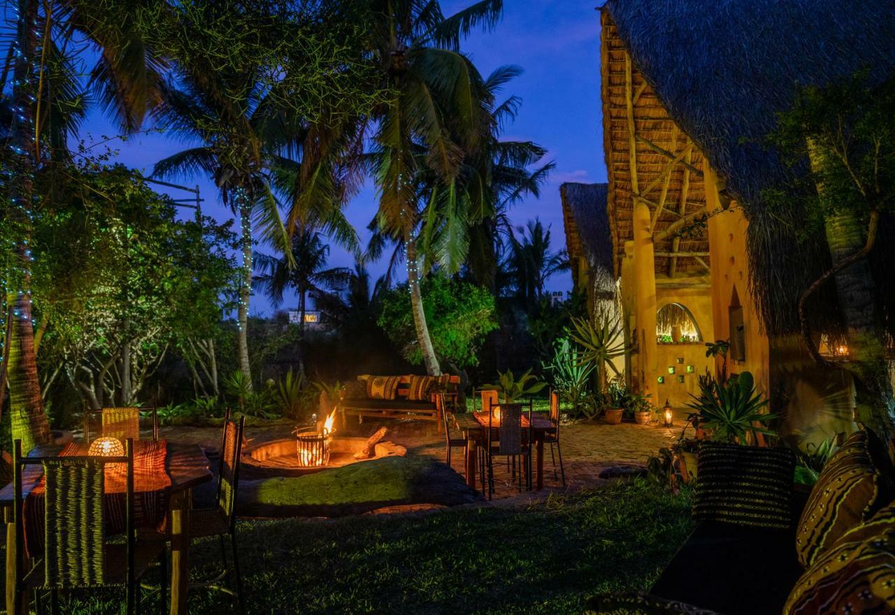 Turtle Cove Lodge And Yoga Shala Praia do Tofo Exterior foto