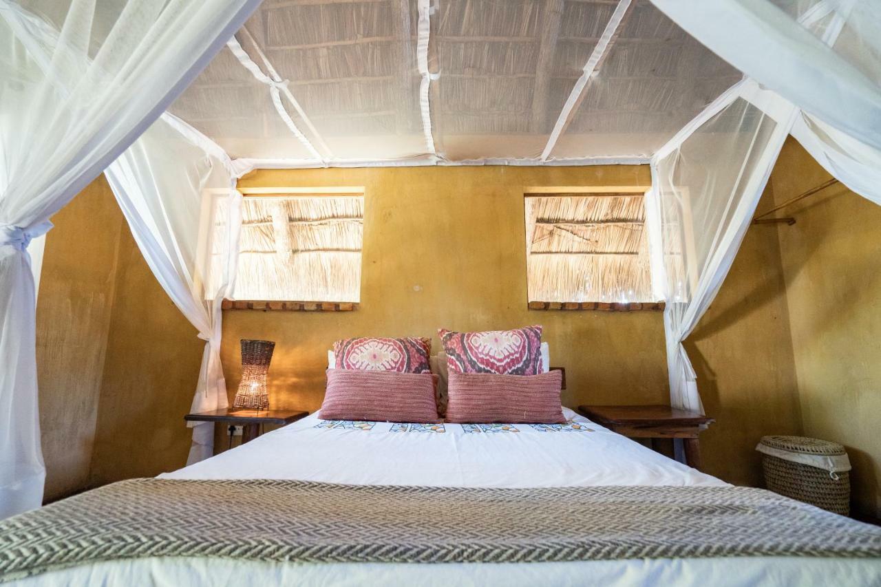 Turtle Cove Lodge And Yoga Shala Praia do Tofo Exterior foto